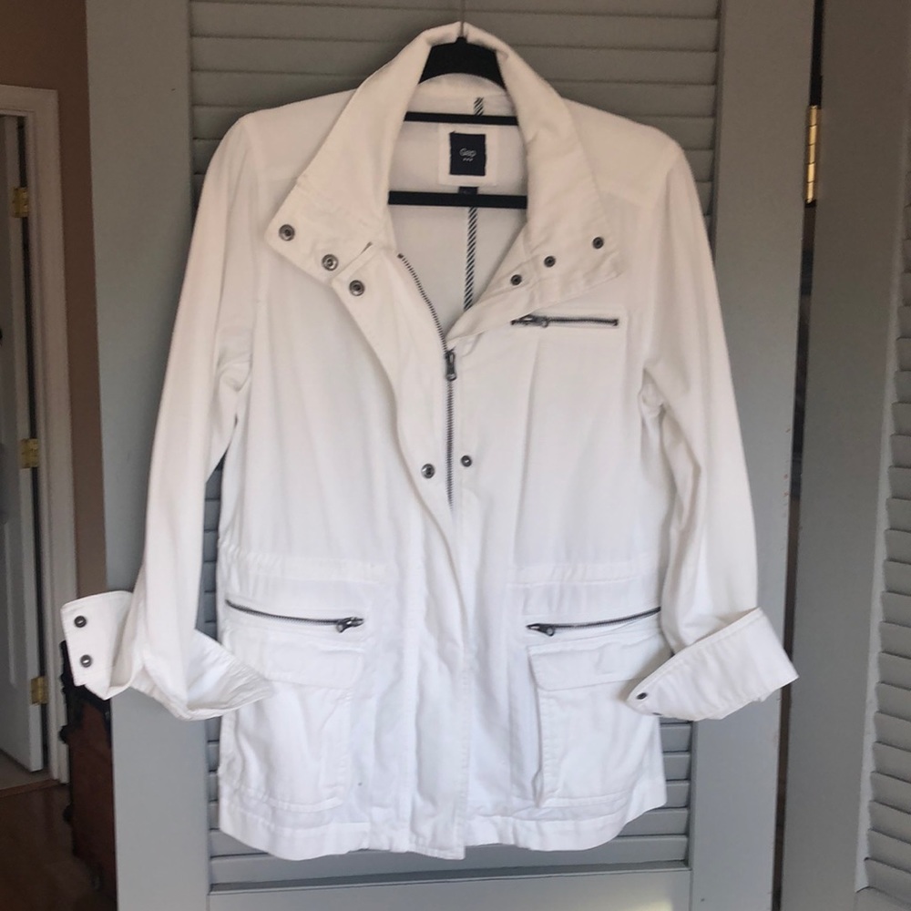 GAP WHITE DENIM JACKET